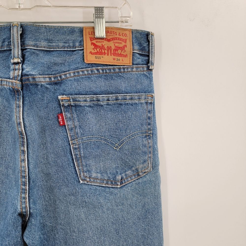 Levi's Jean Shorts Women's 34 Boho Distressed Raw Hem Long Dad Denim Bermuda - Picture 11 of 16